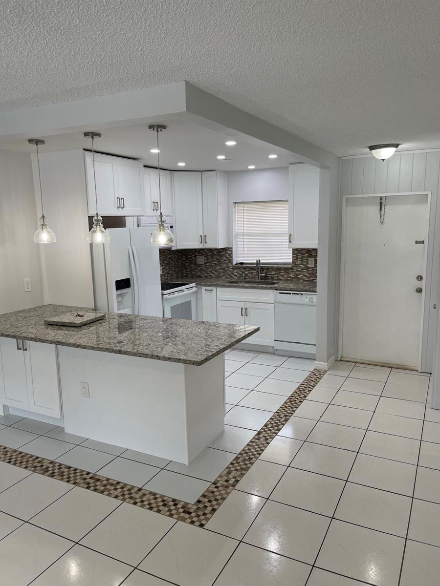 440 SE 2nd Avenue # 5, Deerfield Beach FL 33441 photo 2
