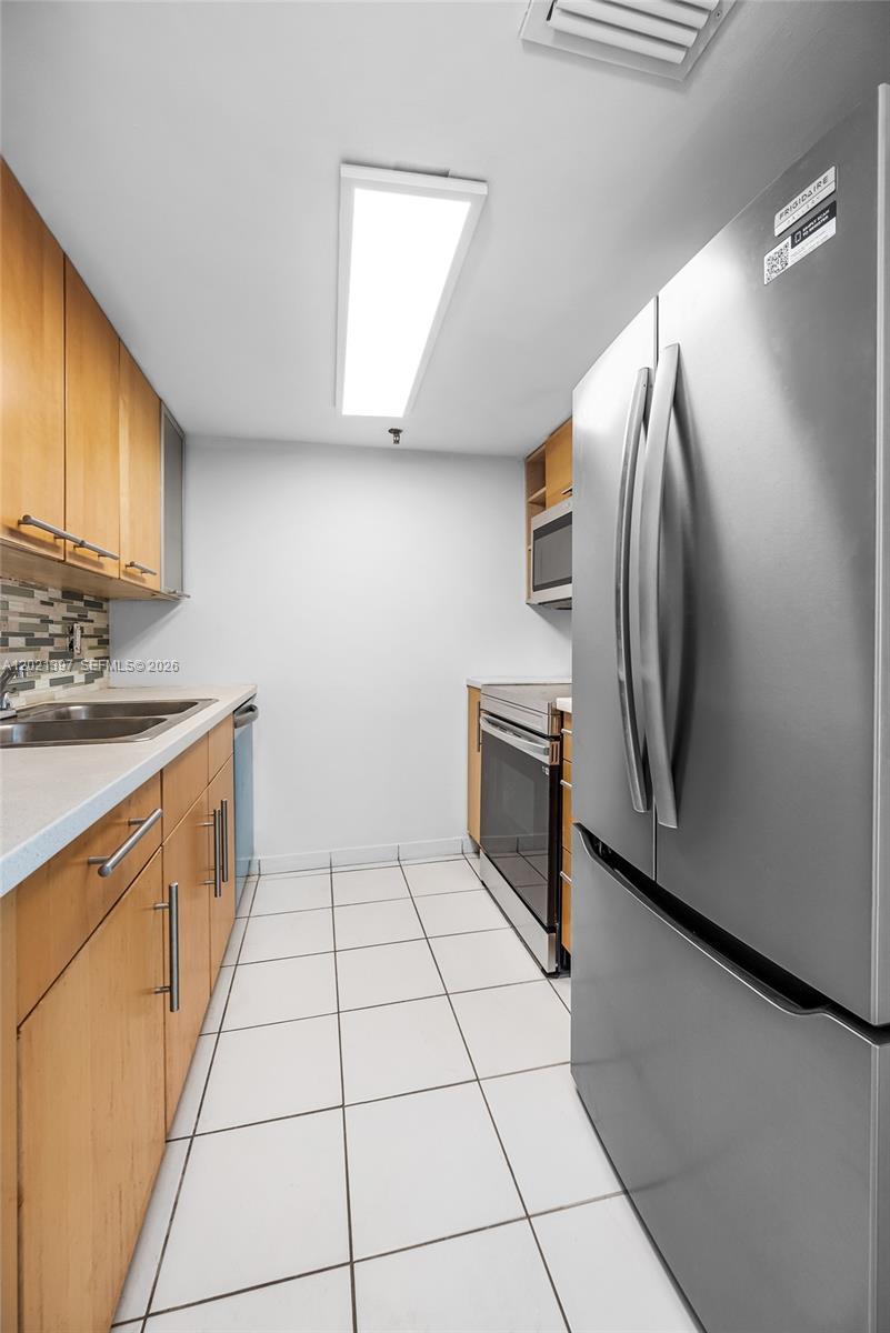 1010 NW 11th St # 507, Miami FL 33136 photo 5