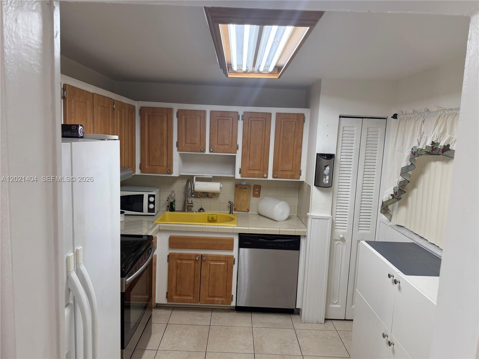 7300 Wayne Ave # 514, Miami Beach FL 33141 photo 4