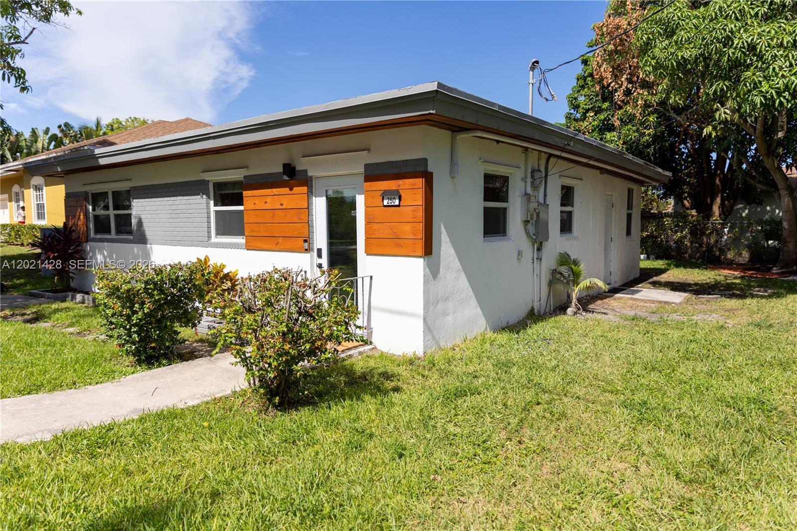 250 NW 14th Way, Dania Beach FL 33004 photo 2