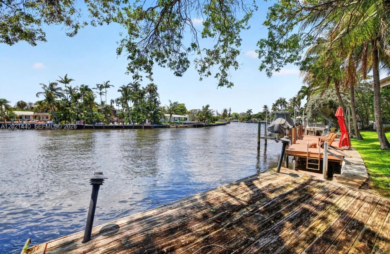 2433 Middle River Dr, Fort Lauderdale FL 33305 photo 3