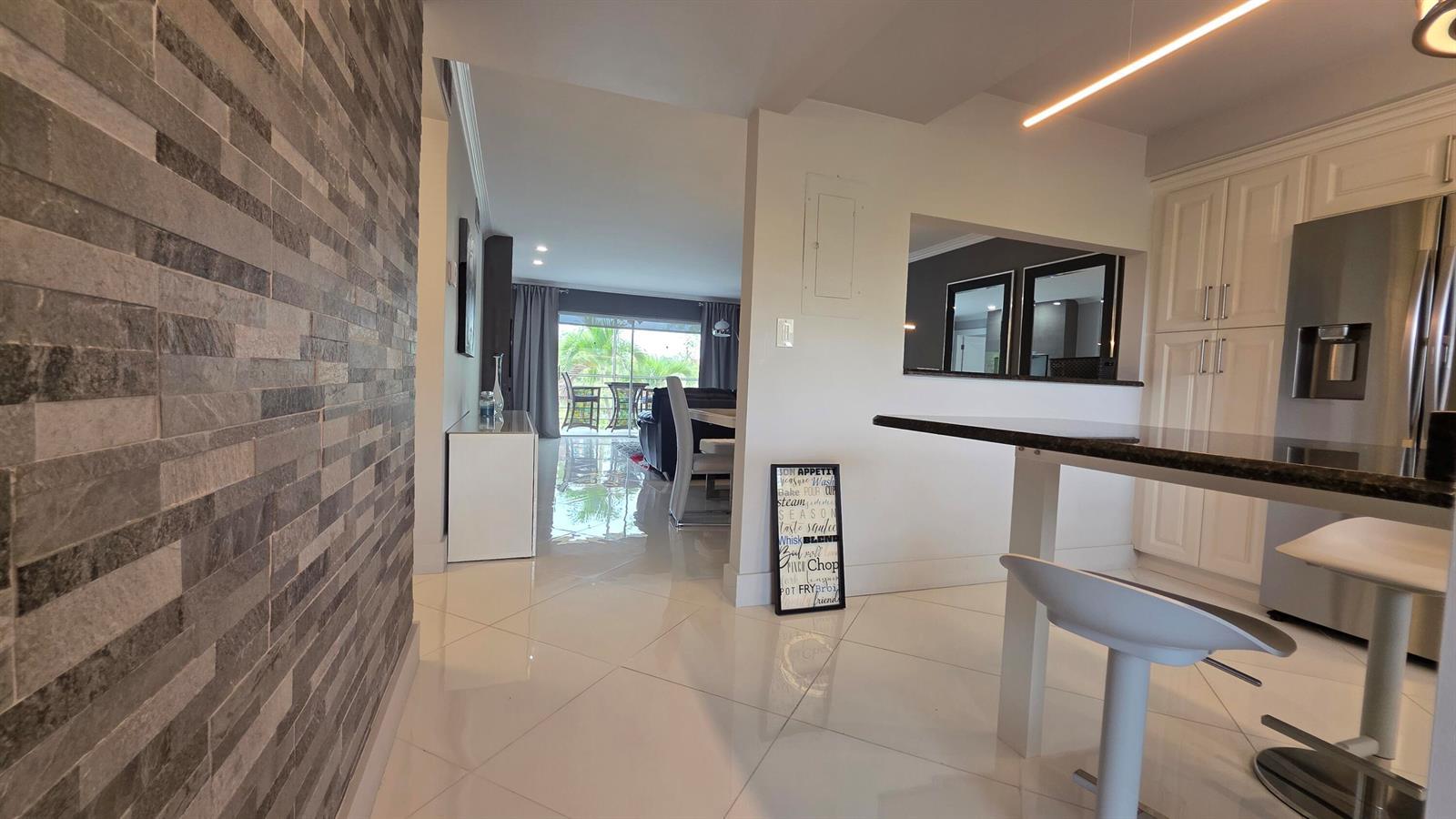 9301 Sunrise Lakes Boulevard # 306, Sunrise FL 33322 photo 4