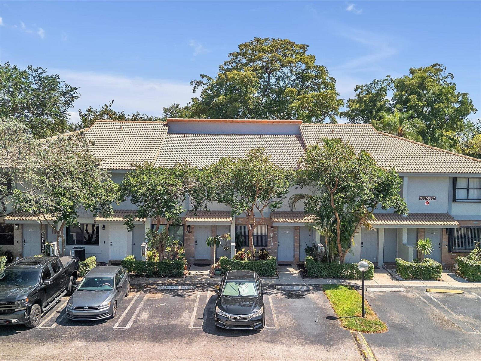 9867 Riverside Drive, Coral Springs FL 33071 photo 2
