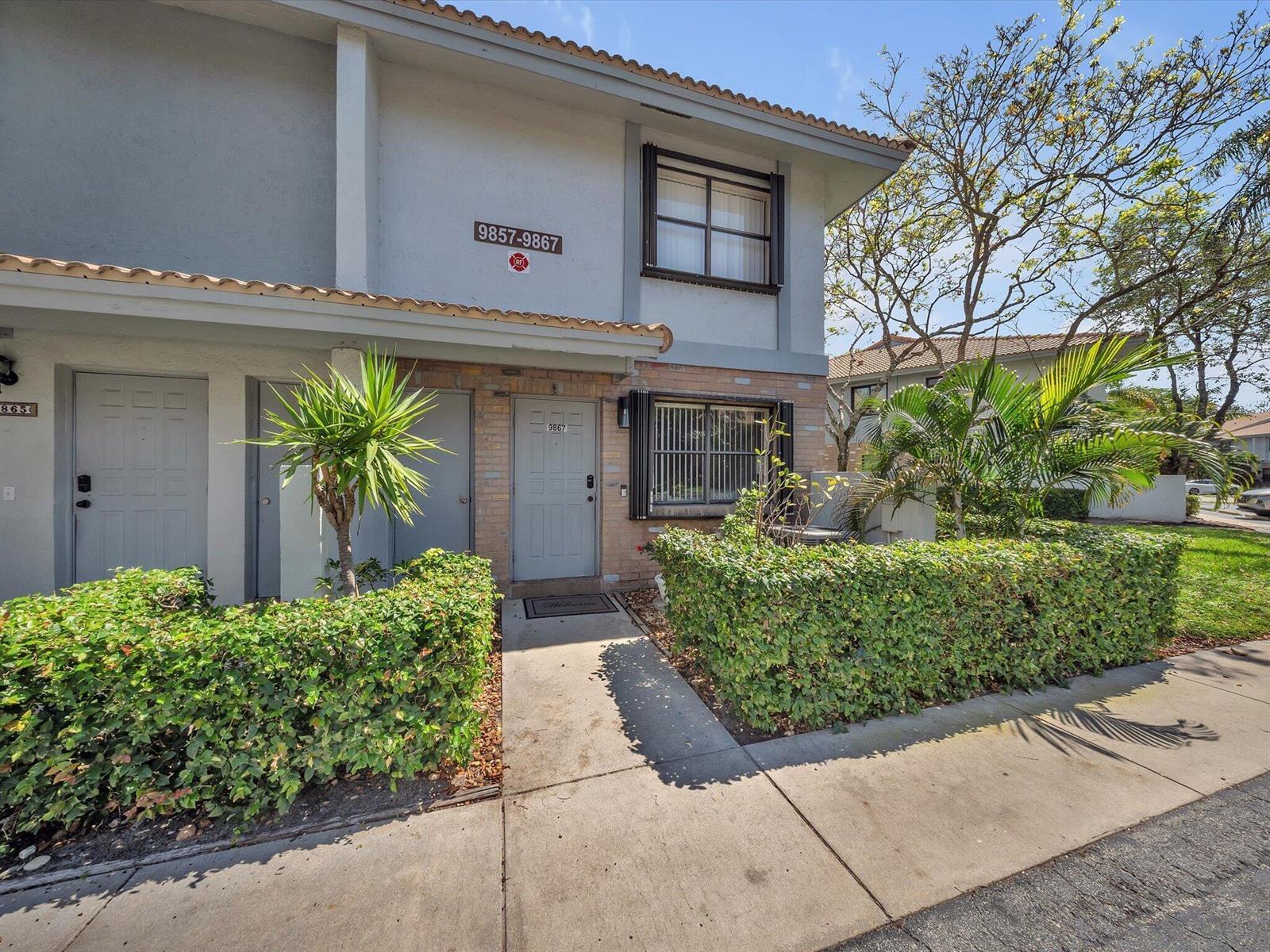 9867 Riverside Drive, Coral Springs FL 33071 photo 3