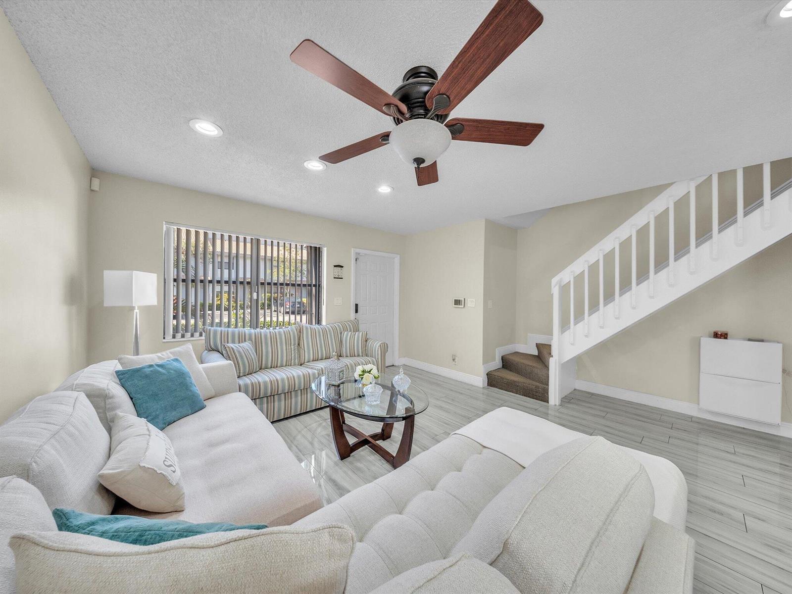 9867 Riverside Drive, Coral Springs FL 33071 photo 5