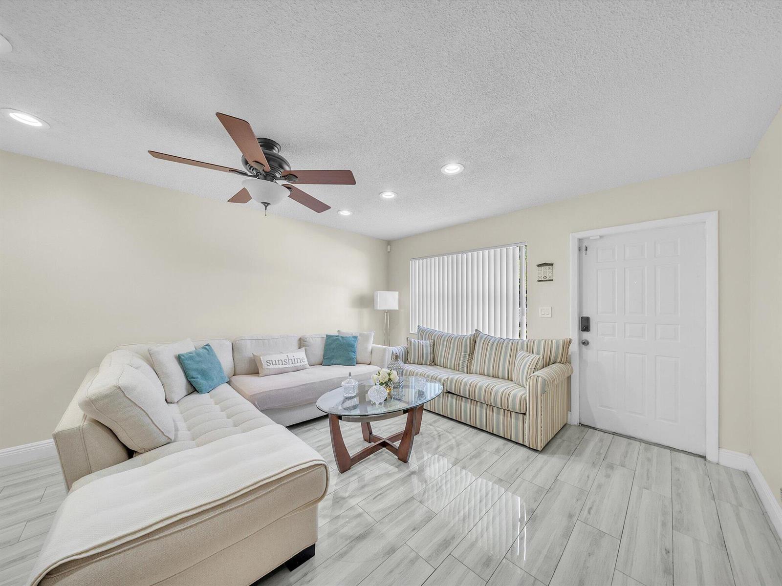 9867 Riverside Drive, Coral Springs FL 33071 photo 4