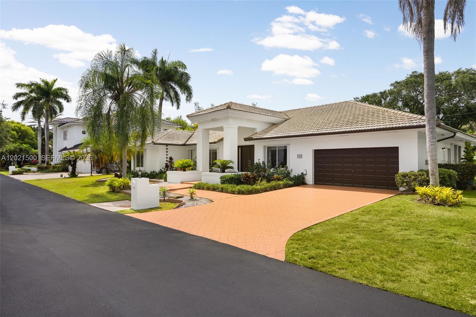 7400 SW 170th Ter, Palmetto Bay FL 33157 photo 2