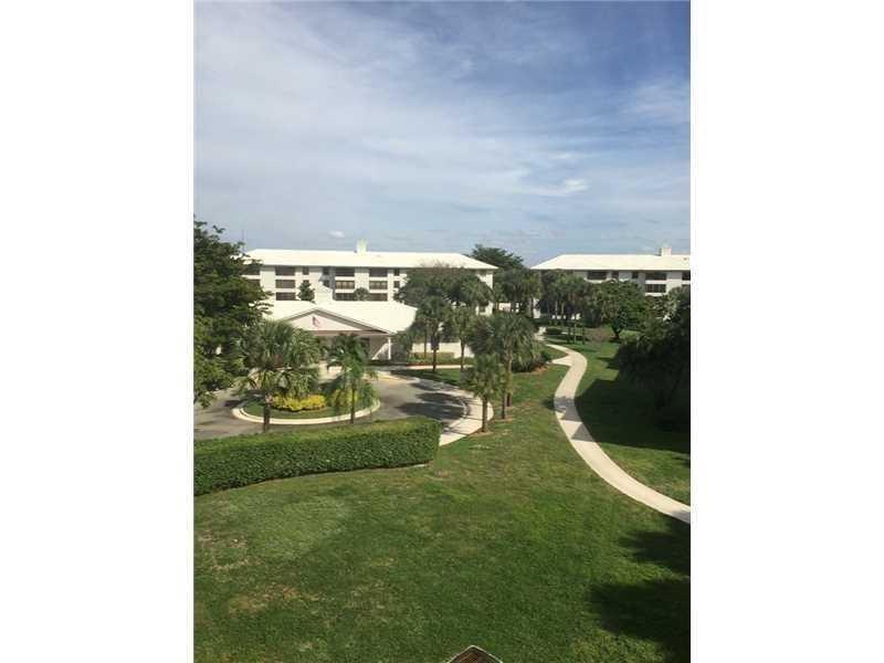 3650 Whitehall Drive # 403, West Palm Beach FL 33401 photo 3