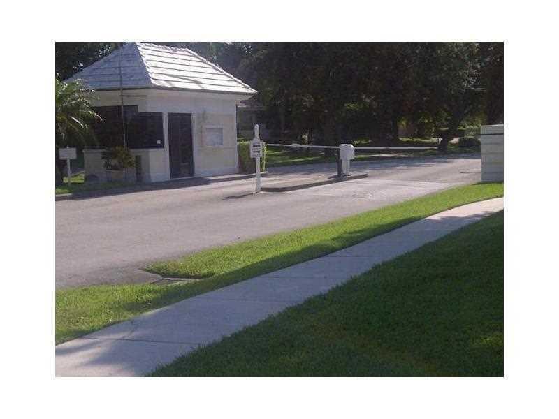 3650 Whitehall Drive # 403, West Palm Beach FL 33401 photo 5
