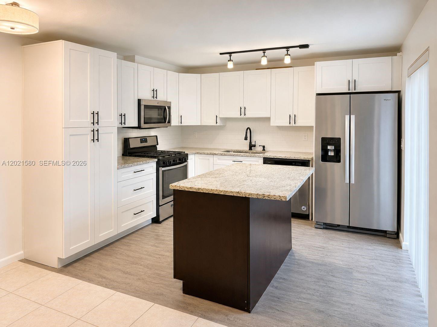 3359 Gardens East Dr # B, Palm Beach Gardens FL 33410