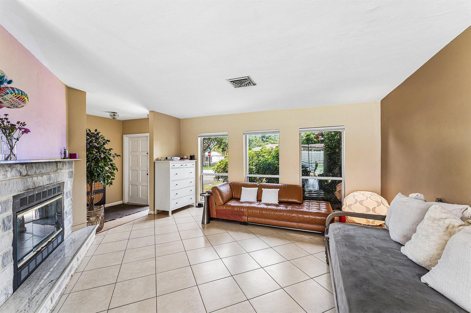 2 Tam O Shanter Lane, Boca Raton FL 33431 photo 5