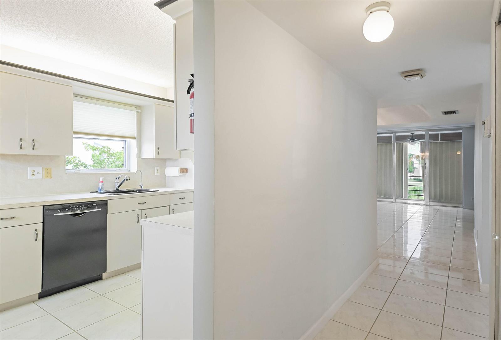 6850 10th Avenue N # 406, FL 33467 photo 4