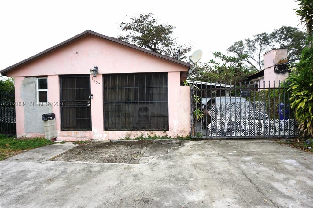 1667 NW 67th St, Miami FL 33147