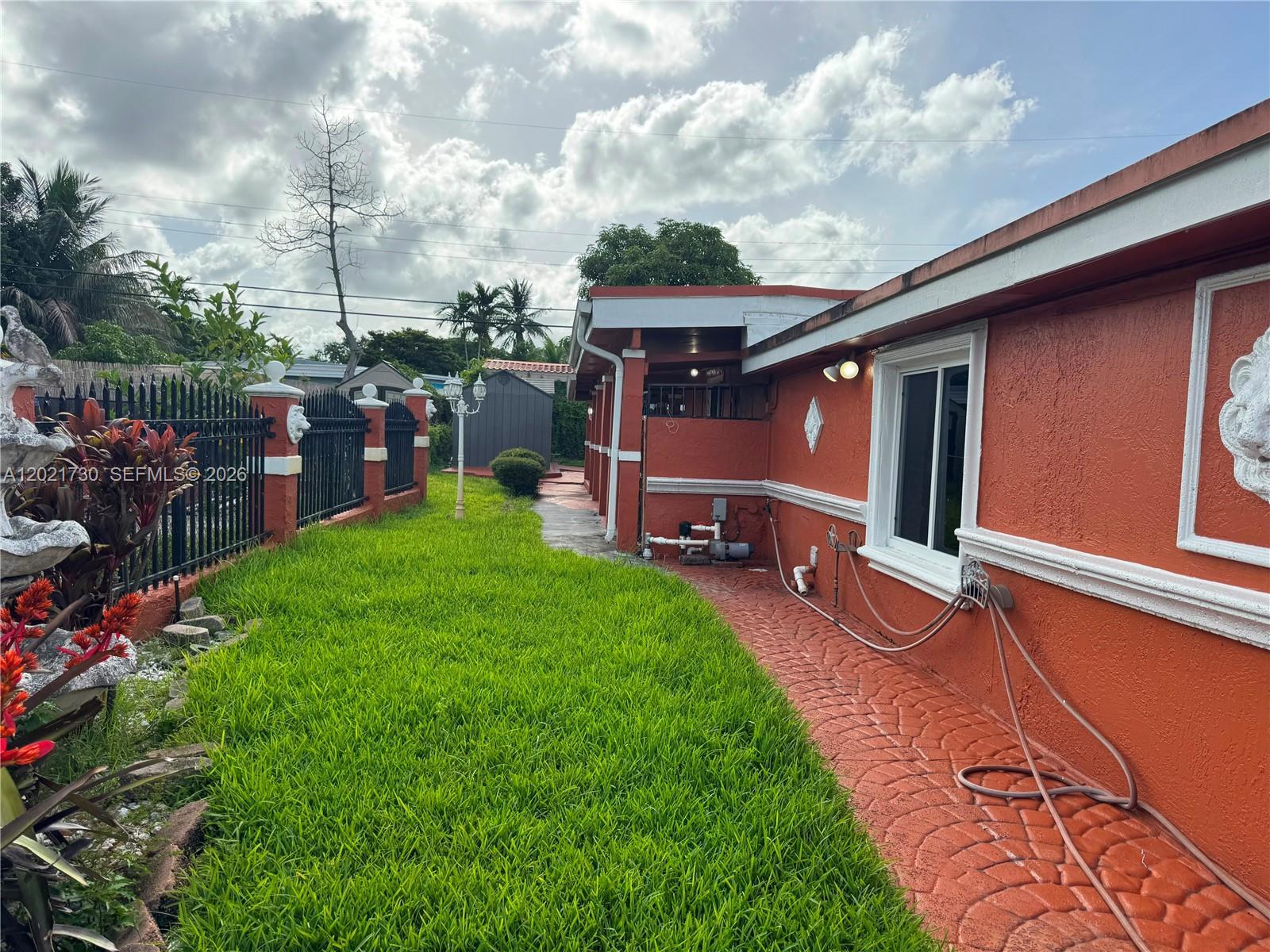 12425 NW 22nd Ave, Miami FL 33167 photo 3