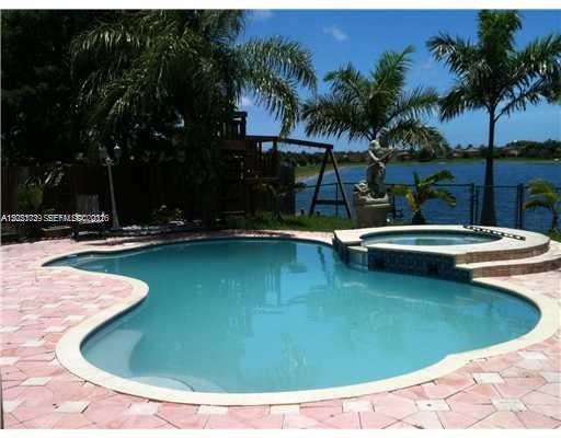 13553 SW 124th Ave Rd, Miami FL 33186 photo 2