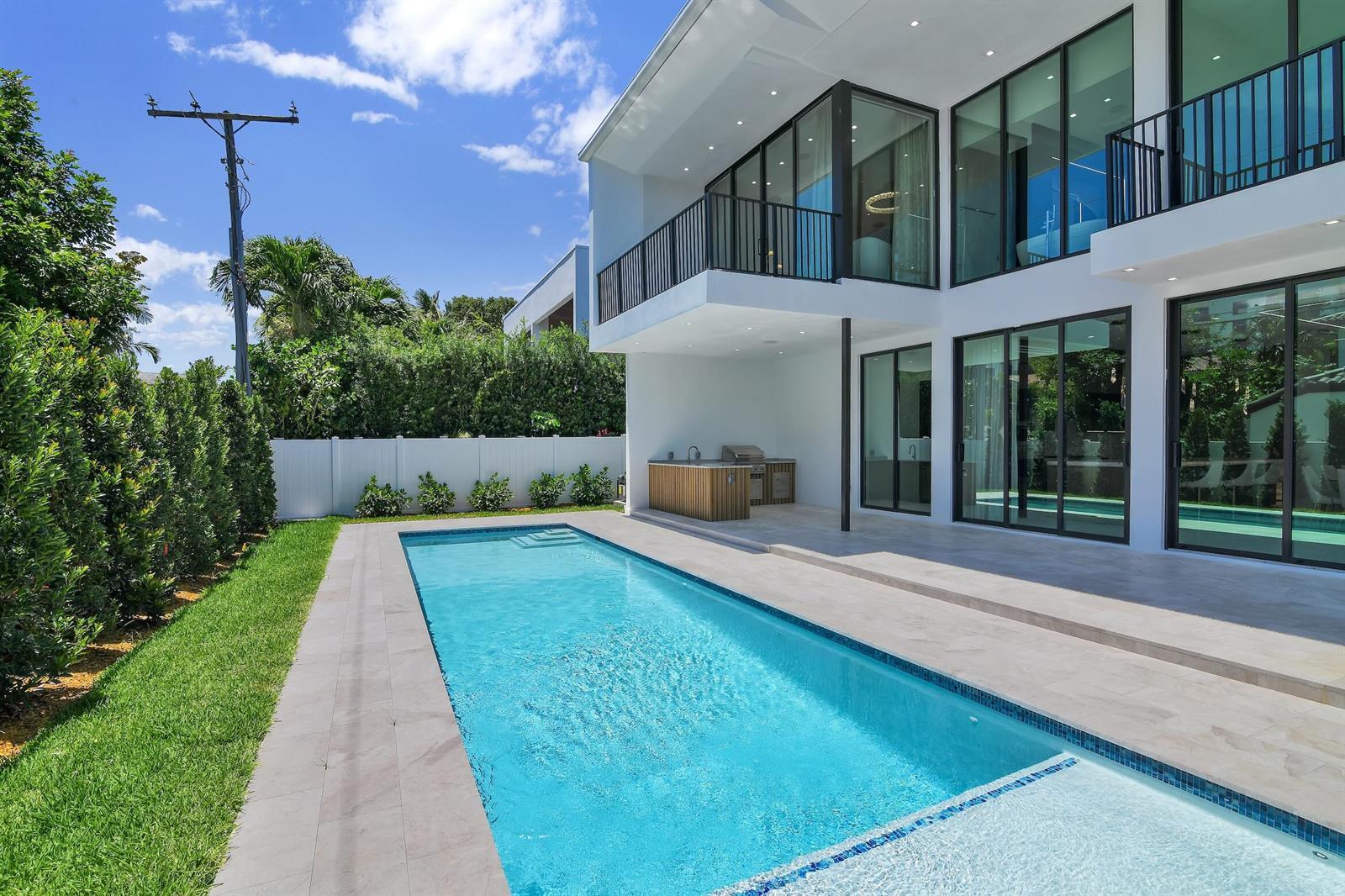 344 NE 2nd Street, Boca Raton FL 33432 photo 3