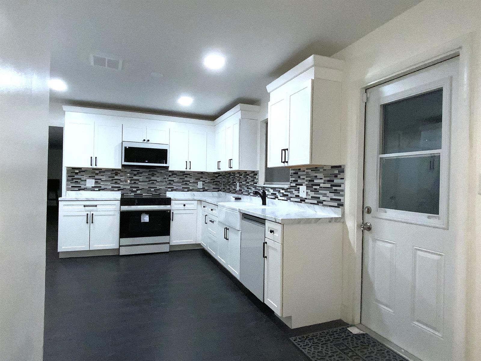 3521 NW 29th Street, Lauderdale Lakes FL 33311 photo 3