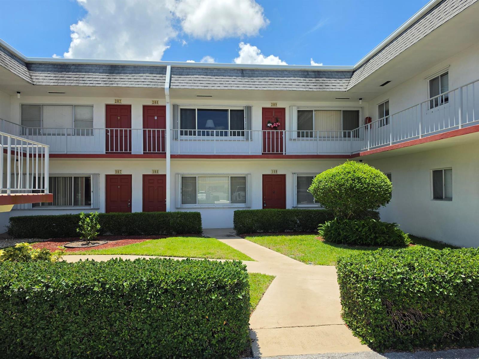 3320 Lake Osborne Drive # 109, FL 33461