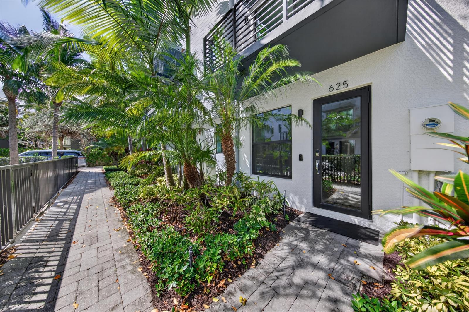 625 NE 22nd Drive, Wilton Manors FL 33305 photo 3