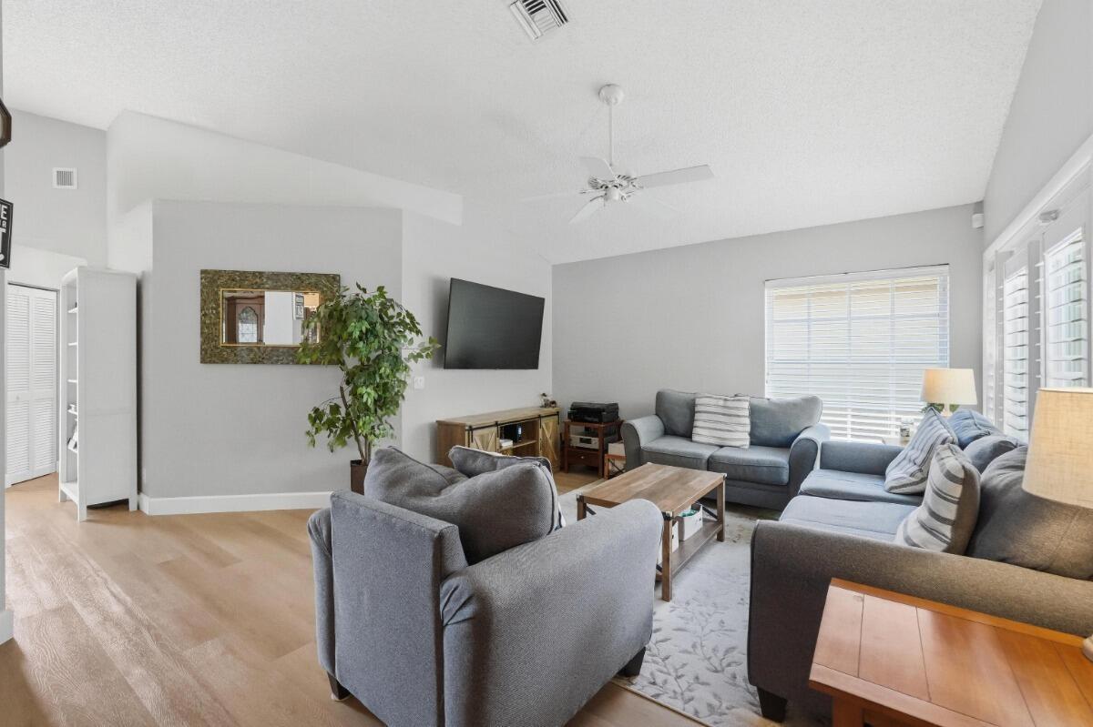 215 NW 117th Way, Coral Springs FL 33071 photo 5