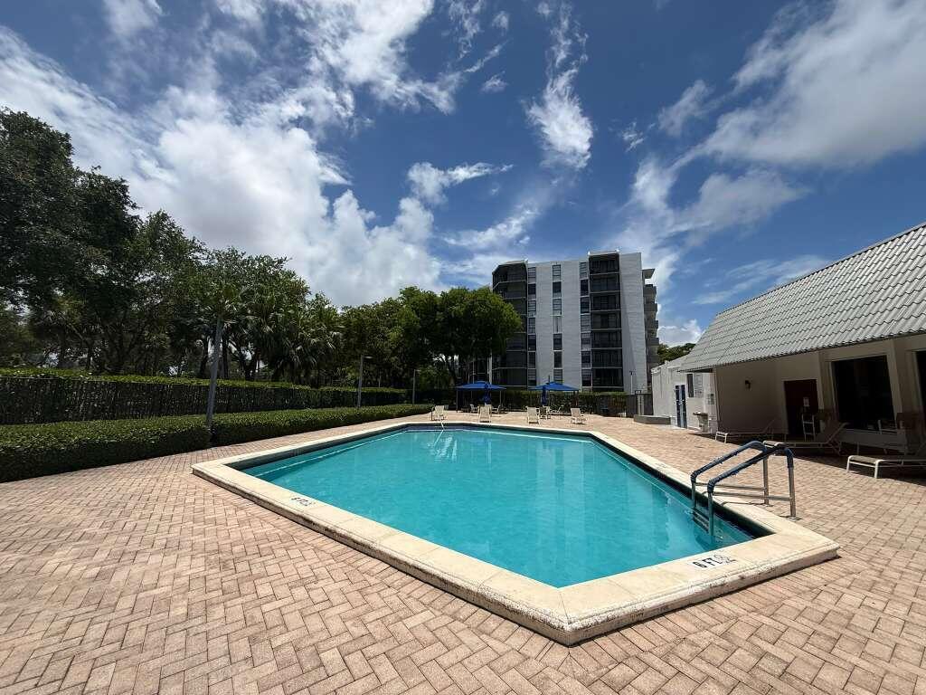 3301 N Country Club Drive # 209, Aventura FL 33180 photo 3