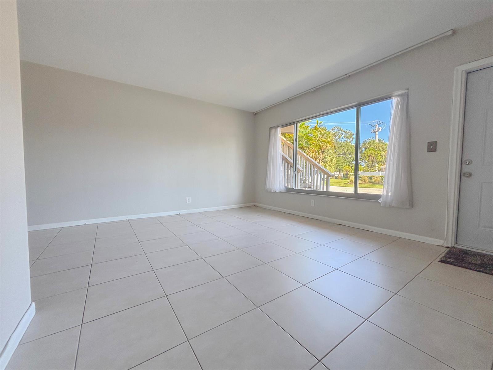 2141 NE 41st Street # 3, Lighthouse Point FL 33064 photo 2