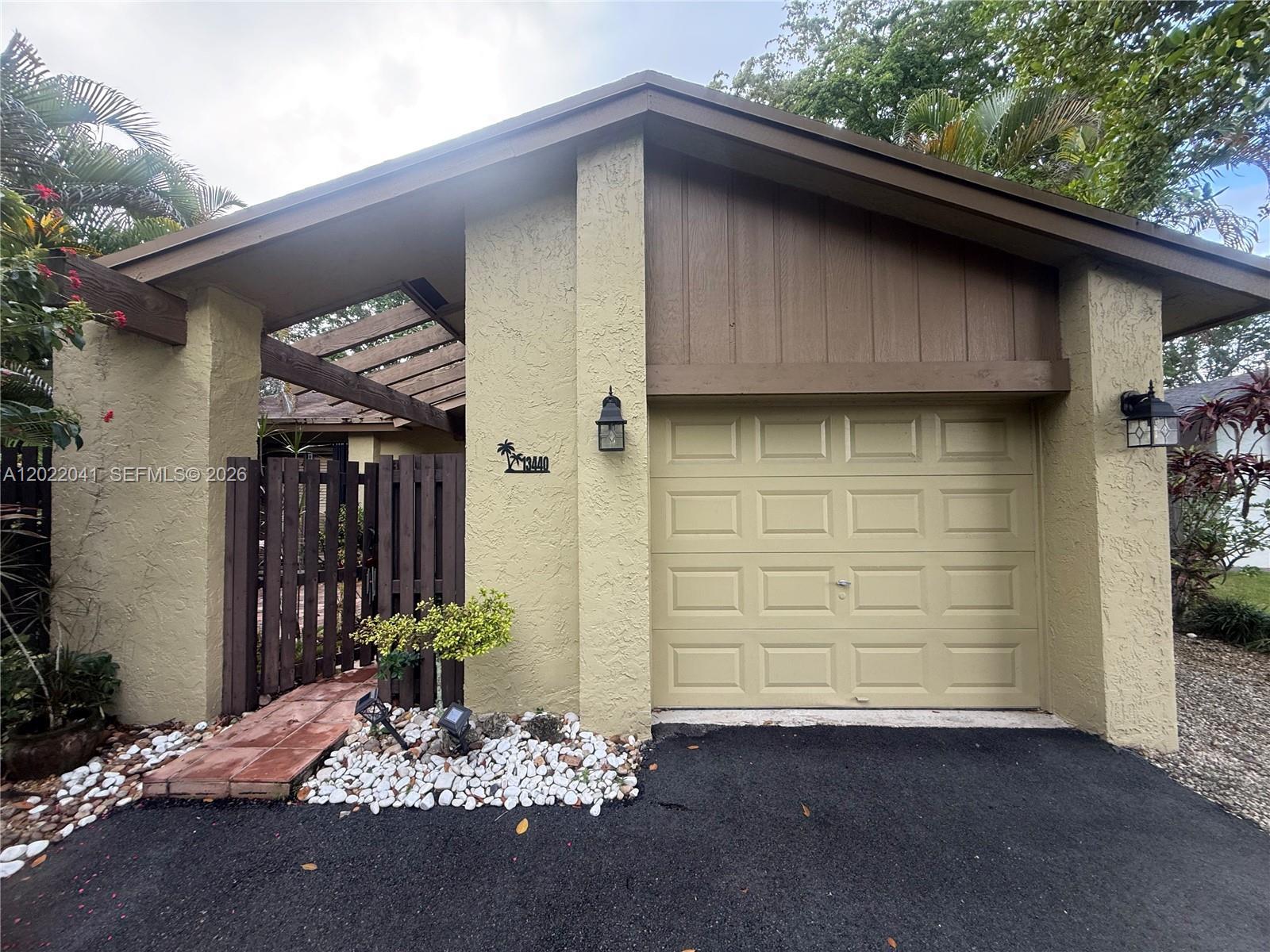 13440 SW 108th St Cir N, Miami FL 33186 photo 2