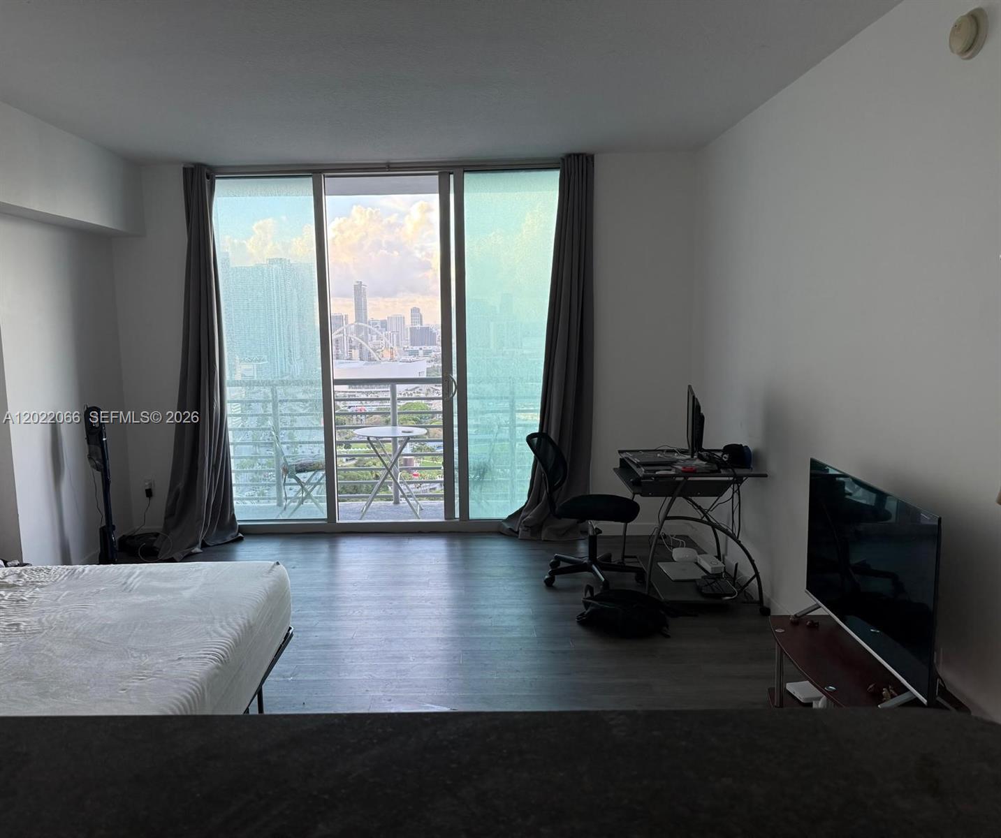 325 S Biscayne Blvd # 3620, Miami FL 33131 photo 3