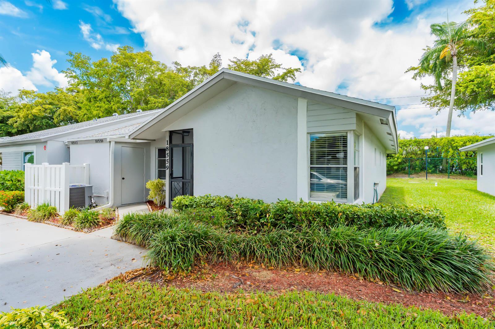 18559 Egret Way, Boca Raton FL 33496 photo 2