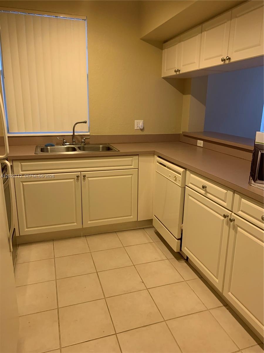 6572 W Sample Rd # 6572, Coral Springs FL 33067 photo 2