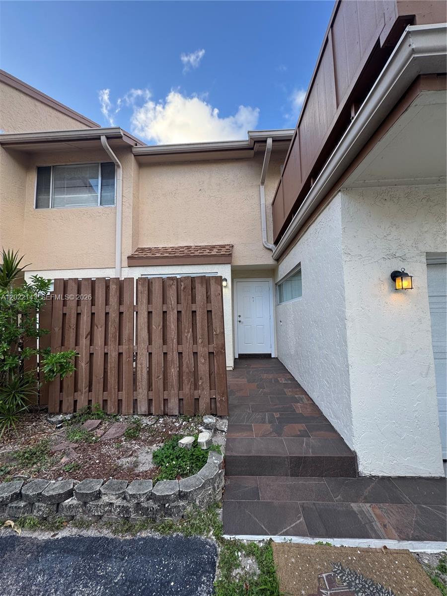 8231 NW 8th Pl # 3, Plantation FL 33324