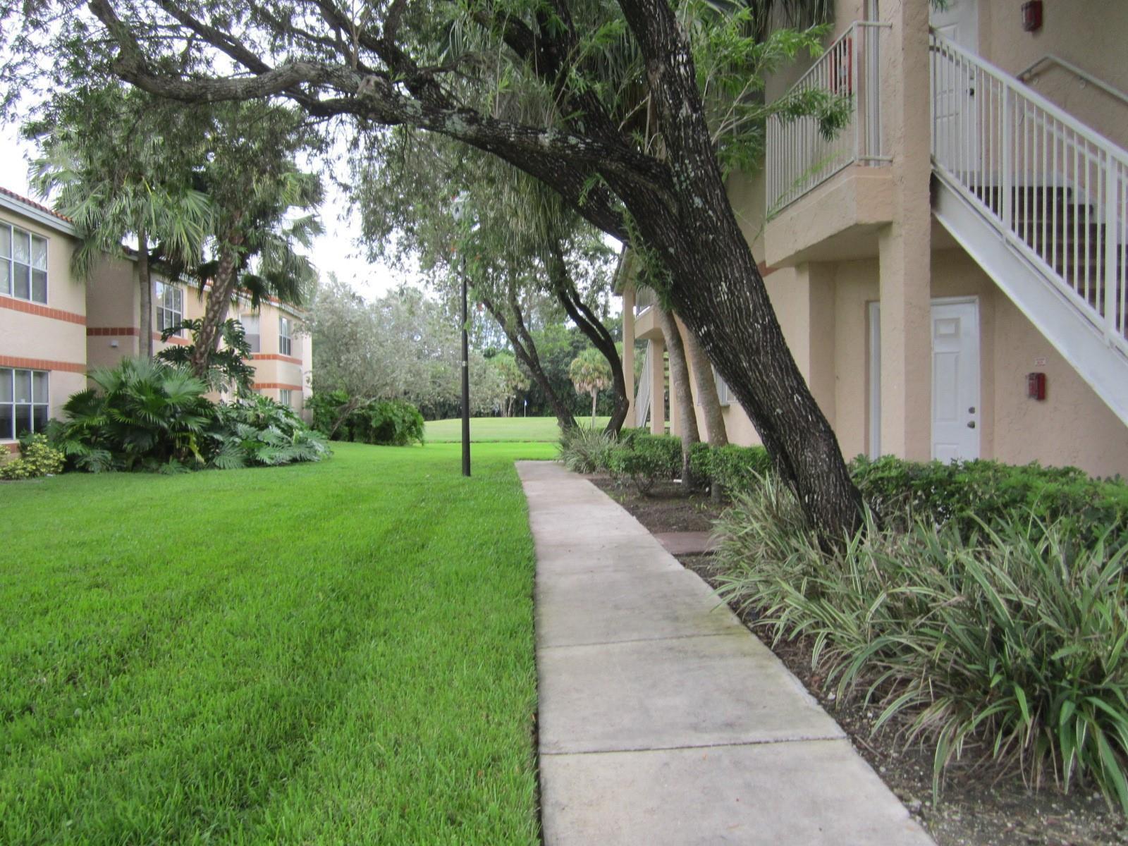 3310 N Pinewalk Drive N # 1812, Margate FL 33063