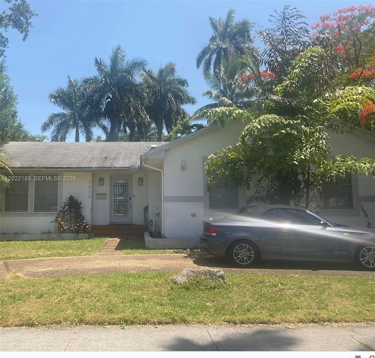 1206 Tyler St, Hollywood FL 33019 photo 2