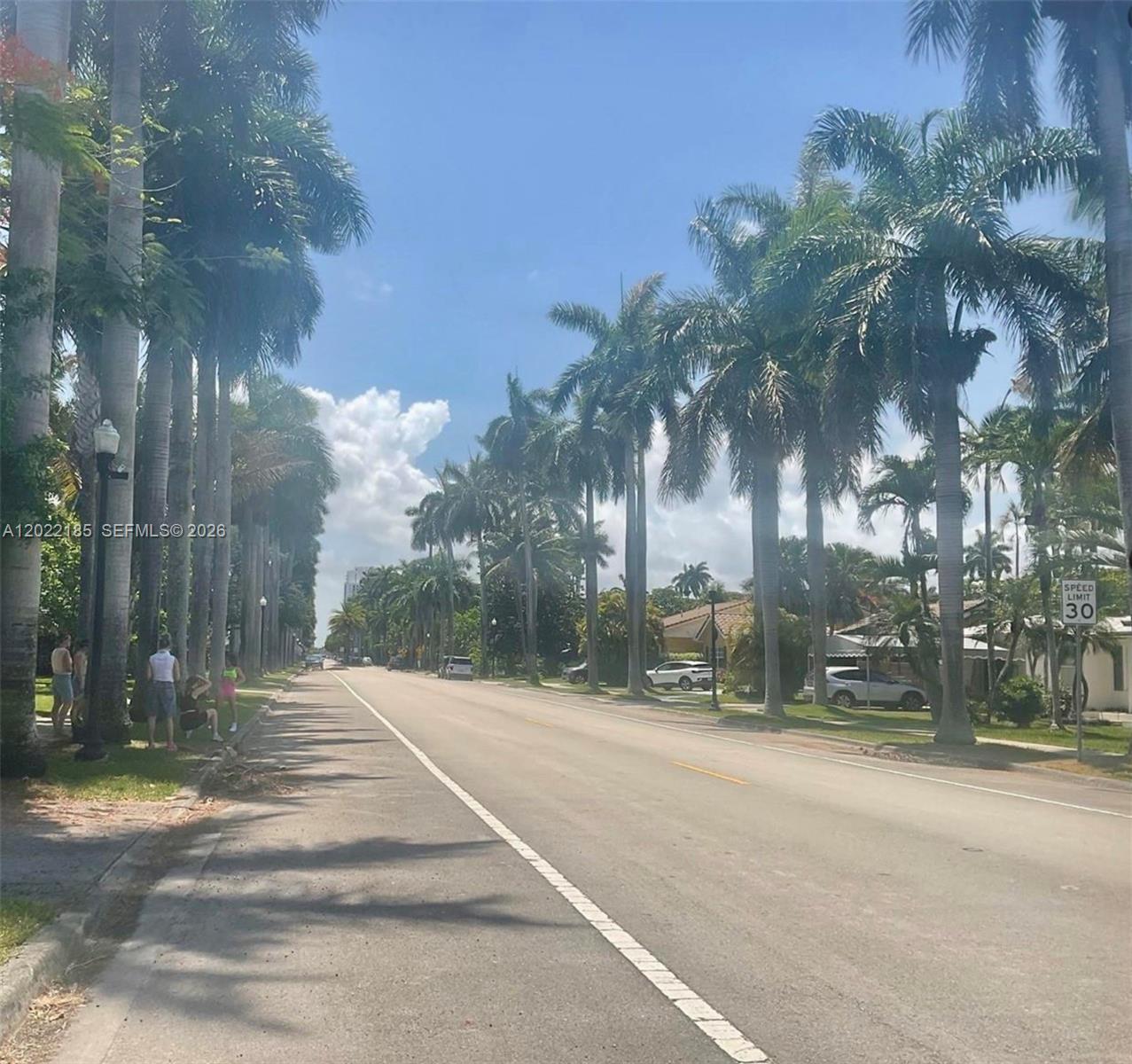 1206 Tyler St, Hollywood FL 33019 photo 3