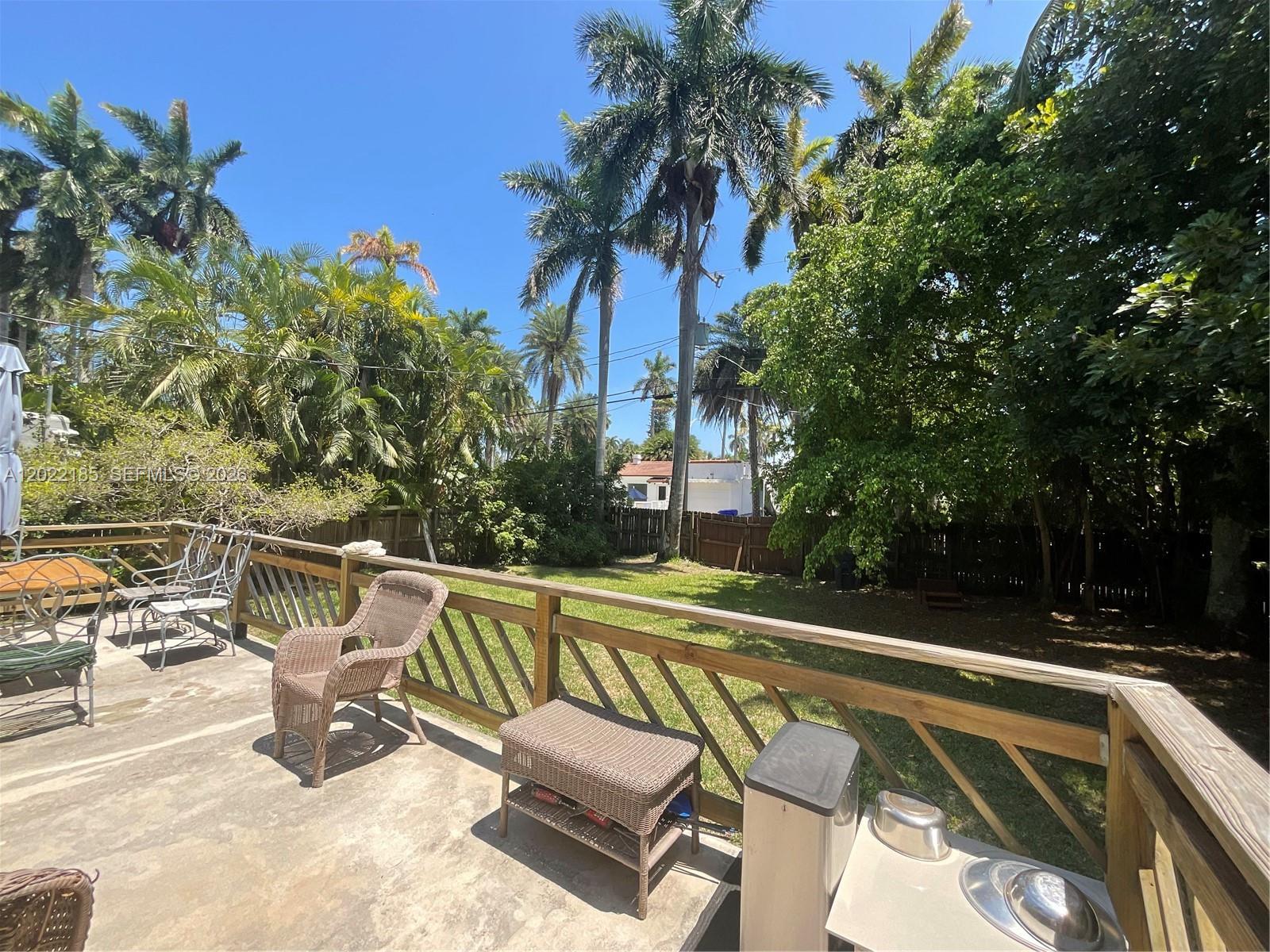 1206 Tyler St, Hollywood FL 33019 photo 5