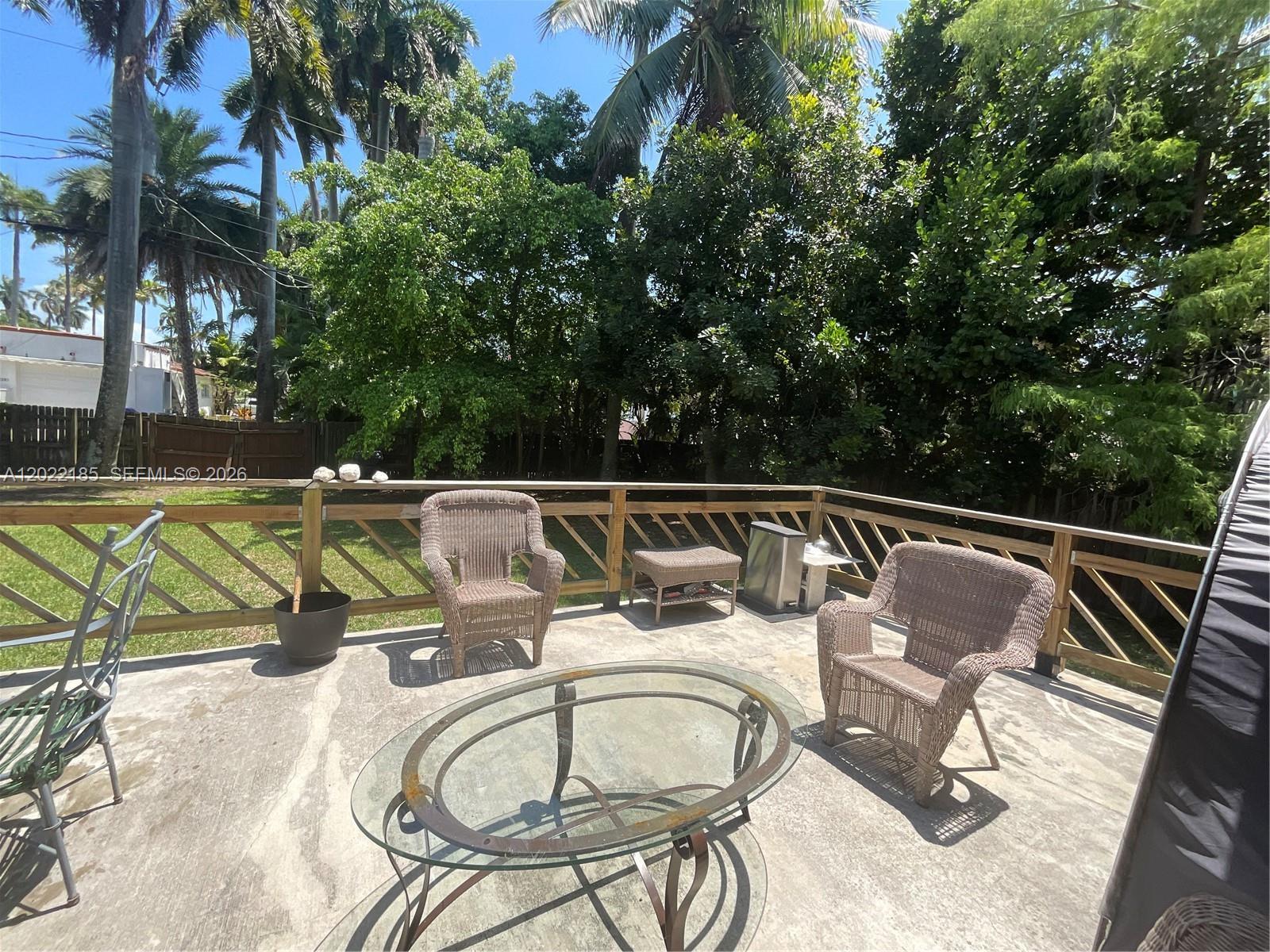 1206 Tyler St, Hollywood FL 33019 photo 4
