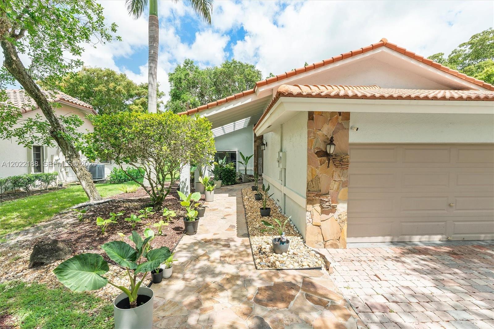 1001 SW 93rd Ave, Plantation FL 33324 photo 2