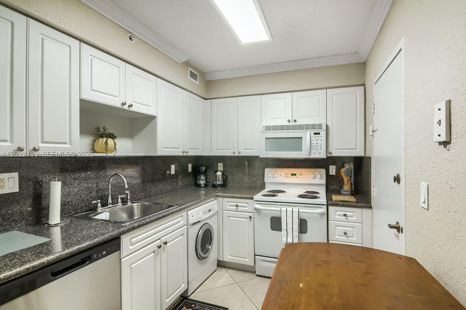 2501 S Ocean Dr, Hollywood FL 33019 photo 4