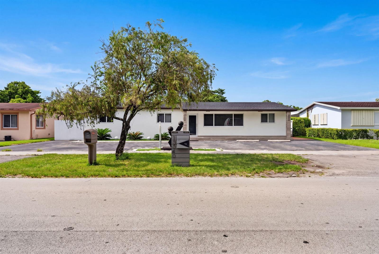 10040 SW 32nd Street, Miami FL 33165 photo 2