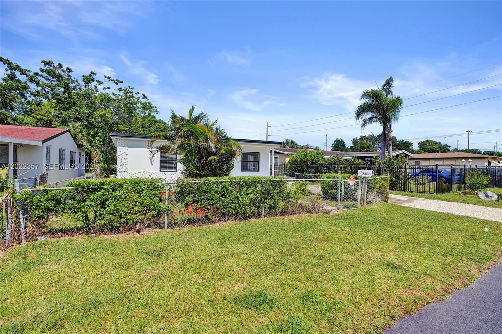 733 NW 15th Ter, Fort Lauderdale FL 33311 photo 5