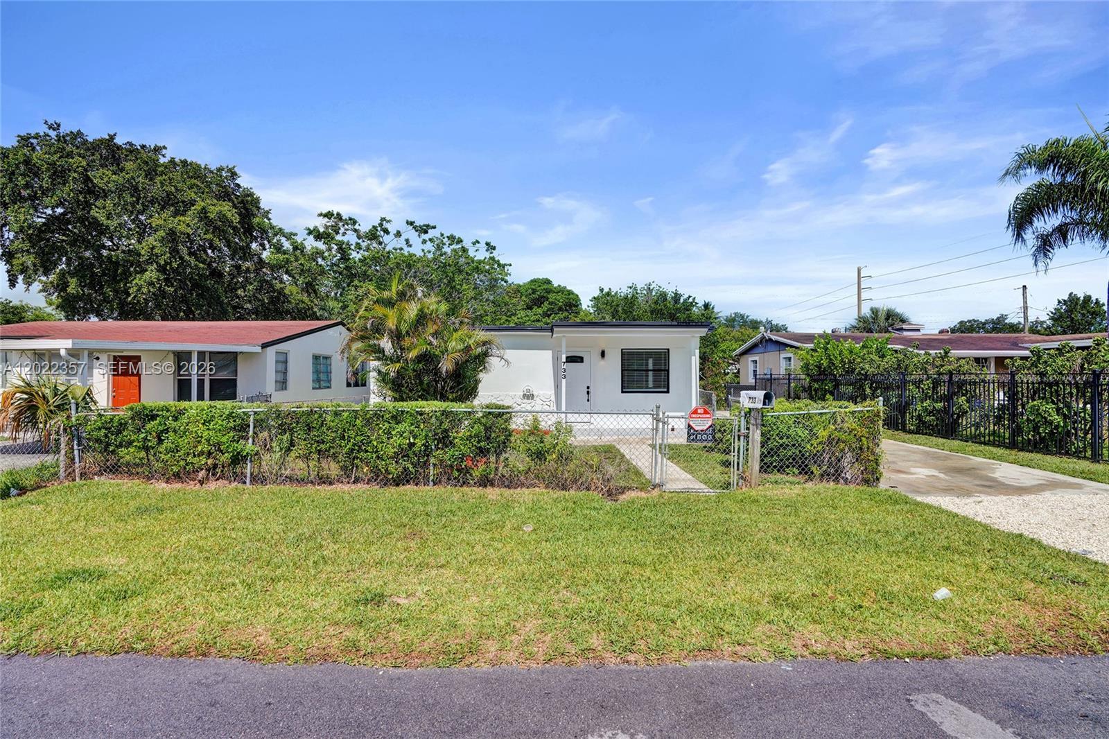 733 NW 15th Ter, Fort Lauderdale FL 33311 photo 4
