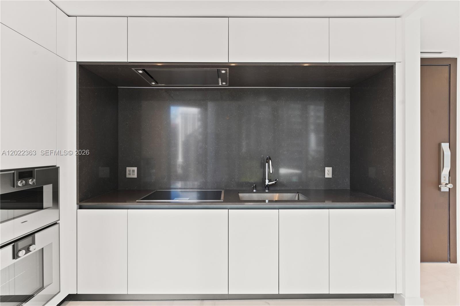 300 Biscayne Blvd Way # 1406, Miami FL 33131 photo 3
