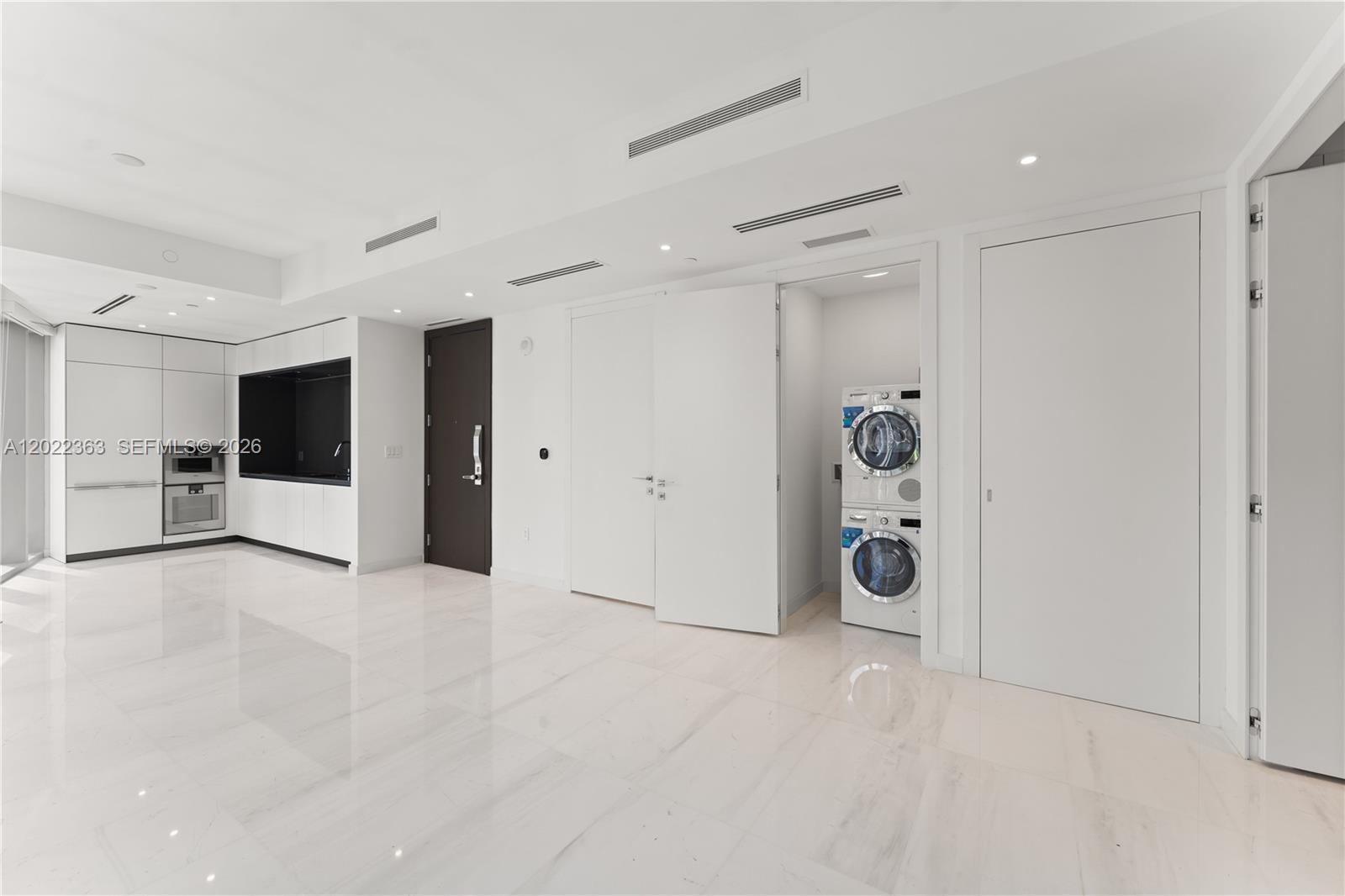300 Biscayne Blvd Way # 1406, Miami FL 33131 photo 5
