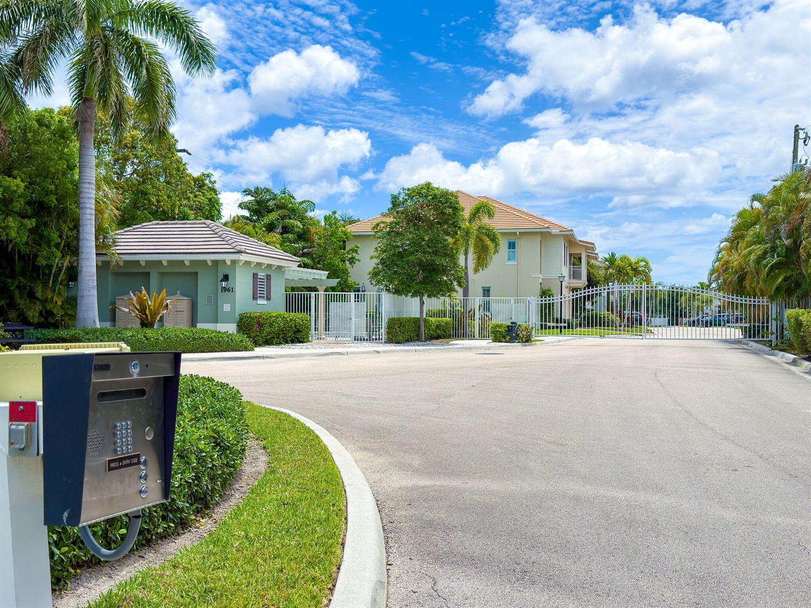 1950 Juno Landing Lane, North Palm Beach FL 33408 photo 2