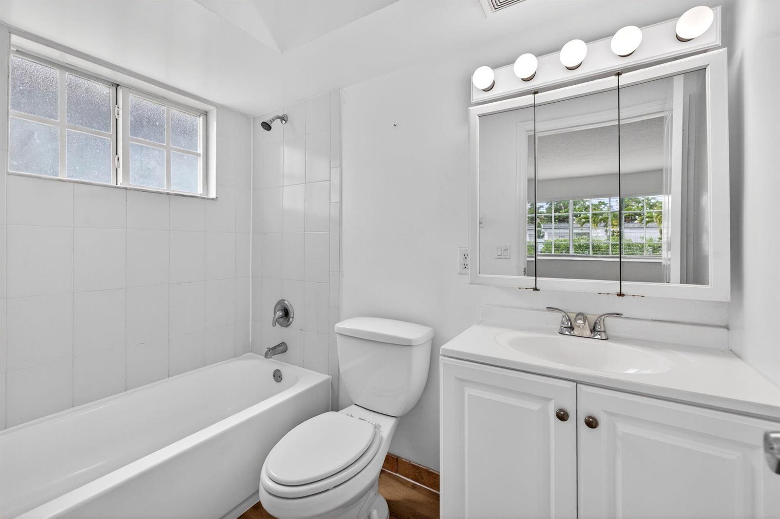 1671 NE 33rd Street # 1, Pompano Beach FL 33064 photo 3