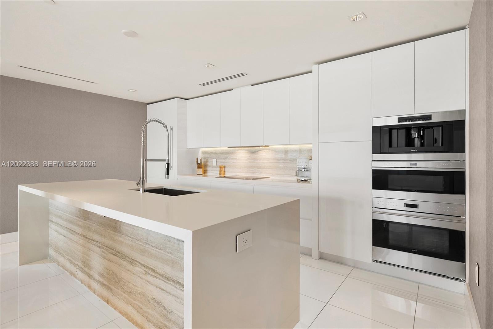 102 24th St # 1718, Miami Beach FL 33139 photo 3
