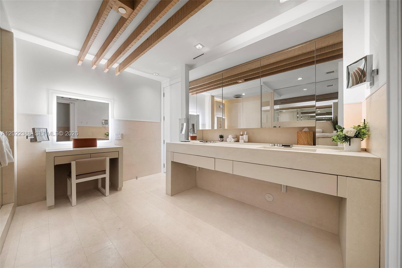 102 24th St # 1718, Miami Beach FL 33139 photo 5