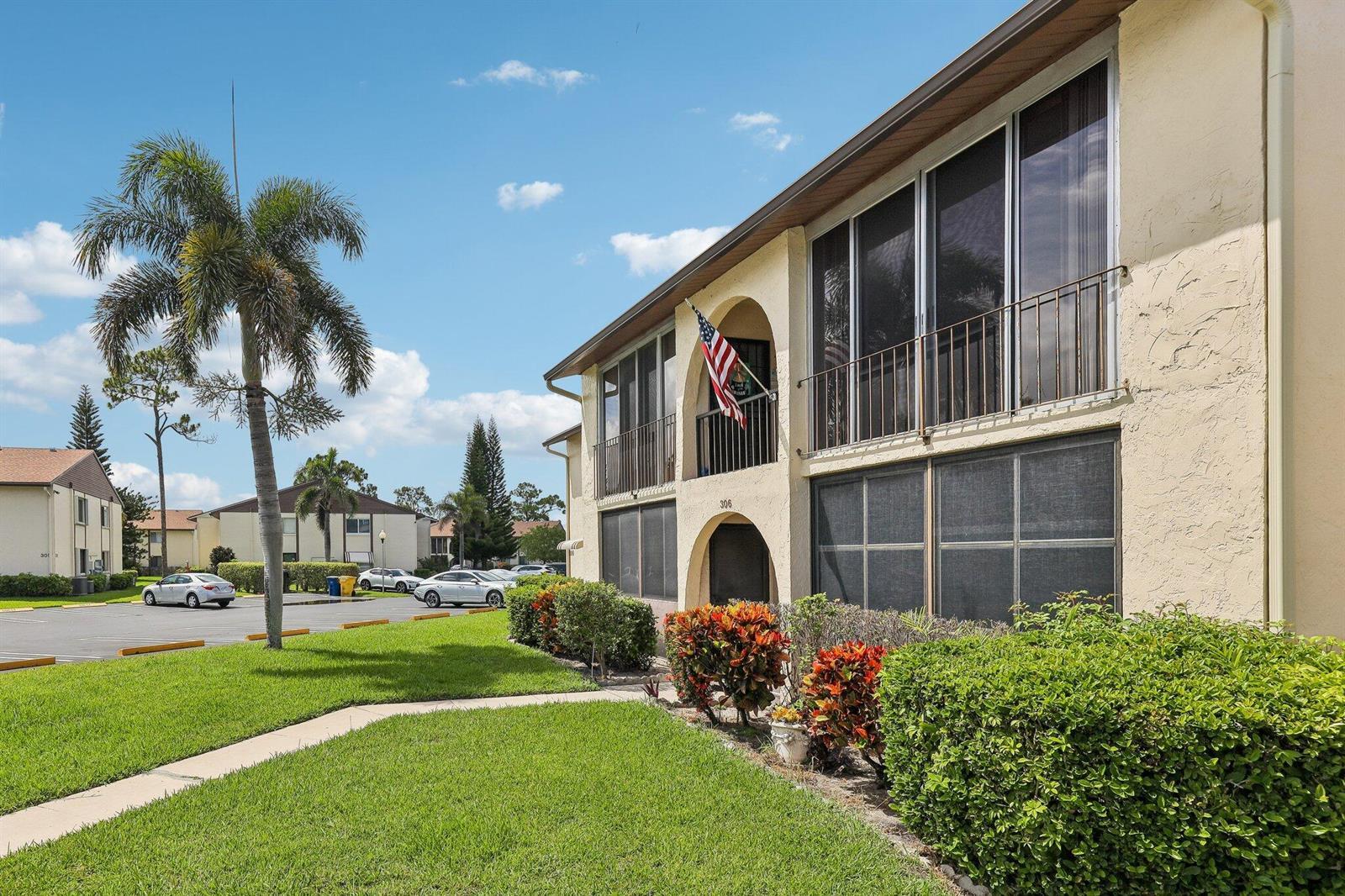 306 Knotty Pine Circle # 2, FL 33463 photo 3