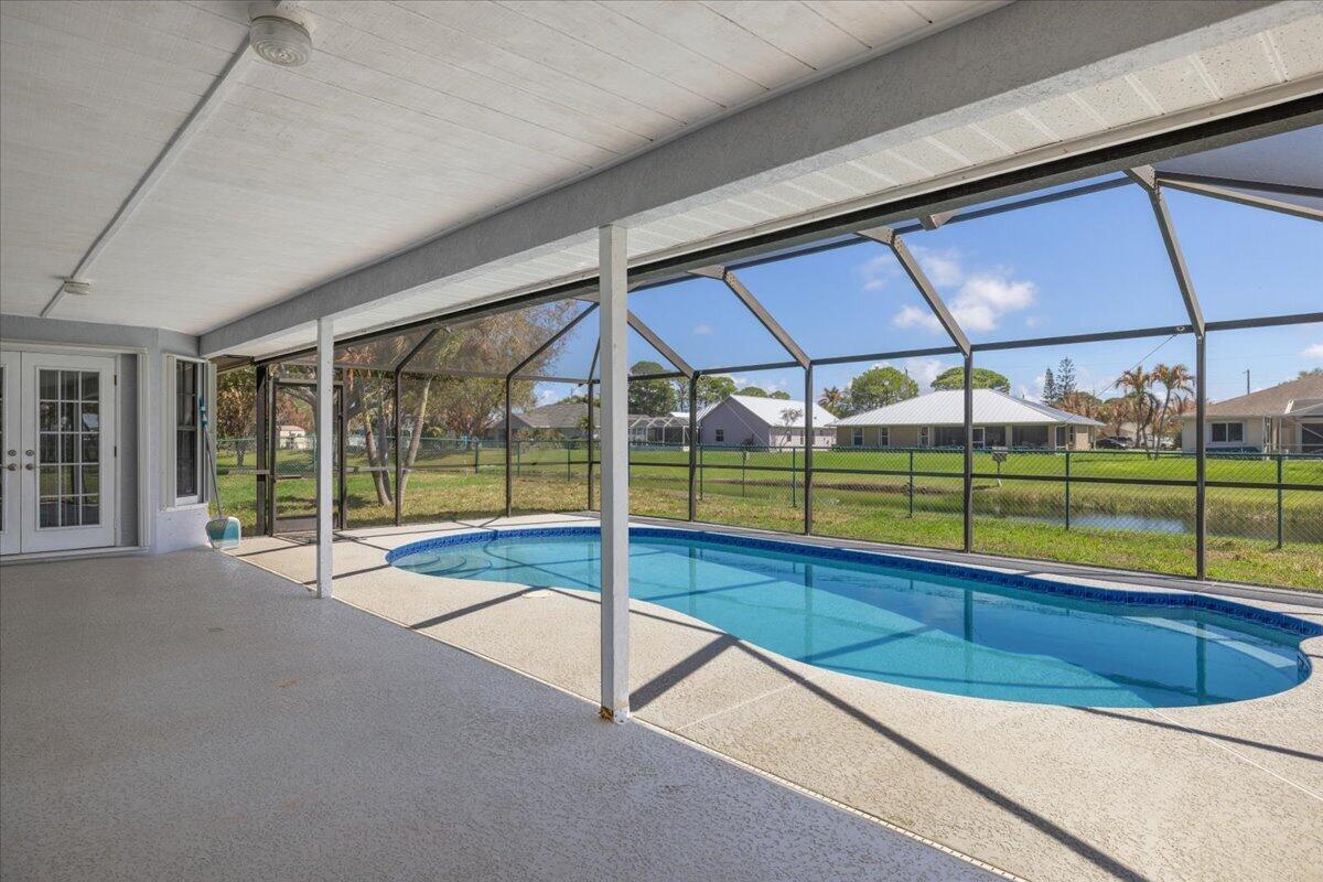 1902 SE Gaskins Circle, Port St. Lucie FL 34952 photo 2