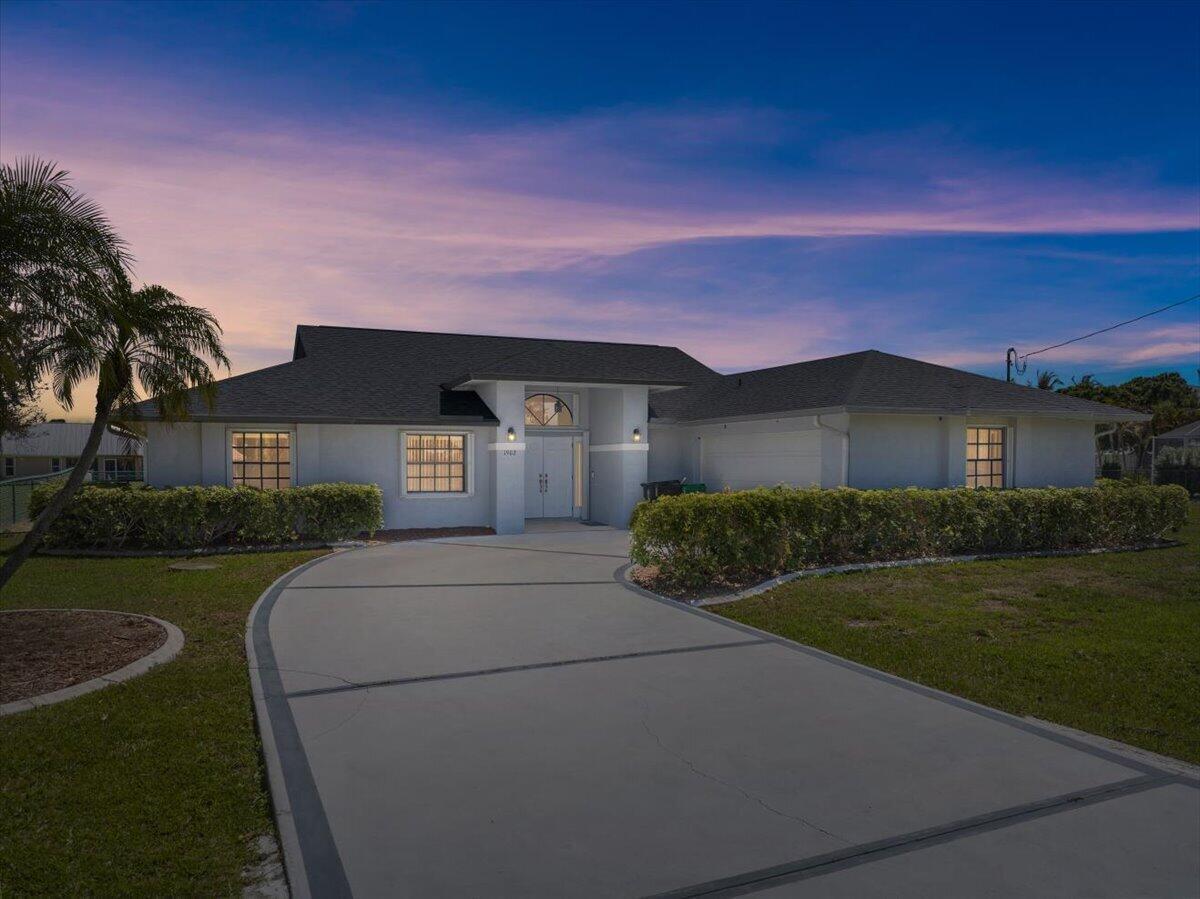 1902 SE Gaskins Circle, Port St. Lucie FL 34952